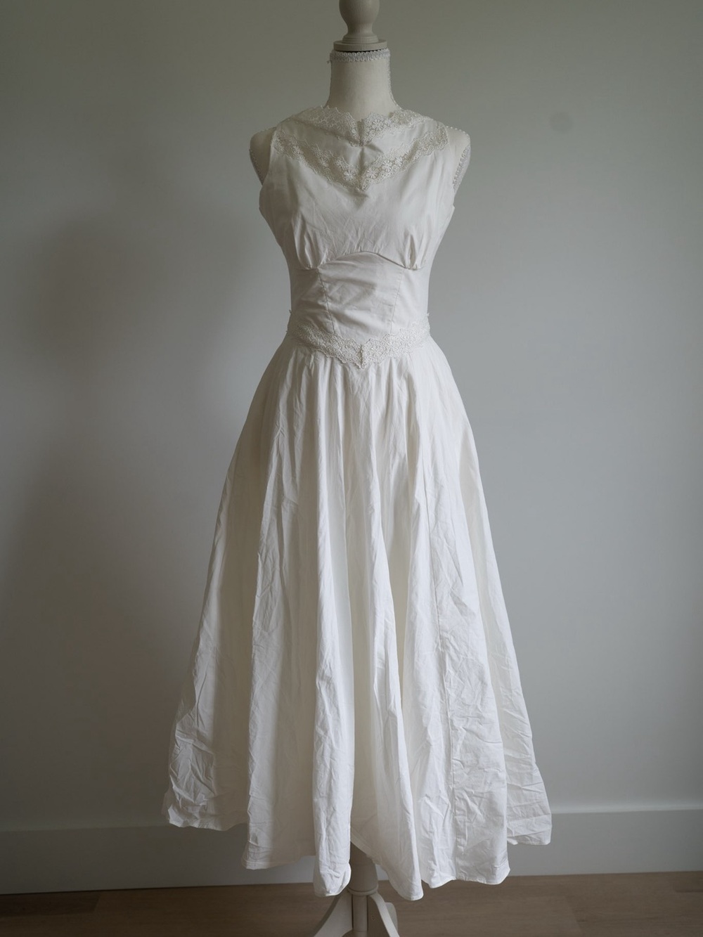 House of CB Scarlett White Cotton Lace Trim Waist Cinch Midi Dress